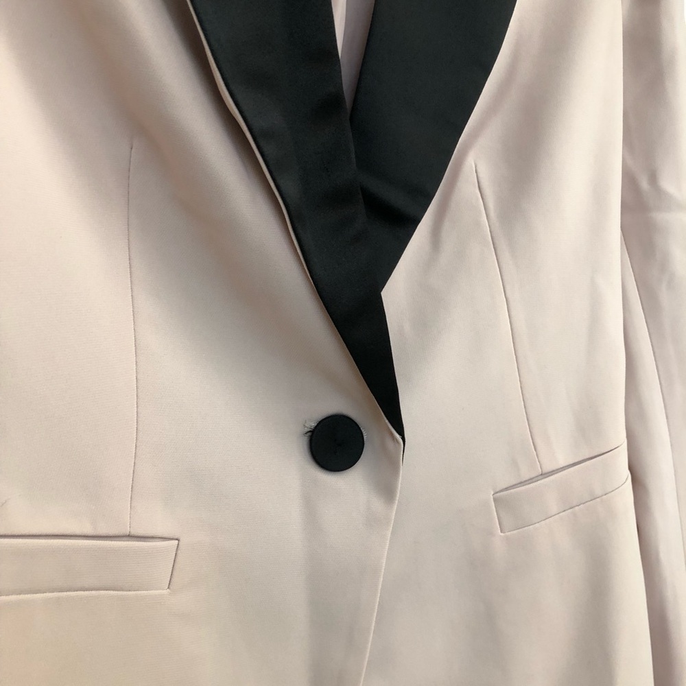 Blazer - Picture 3 of 4